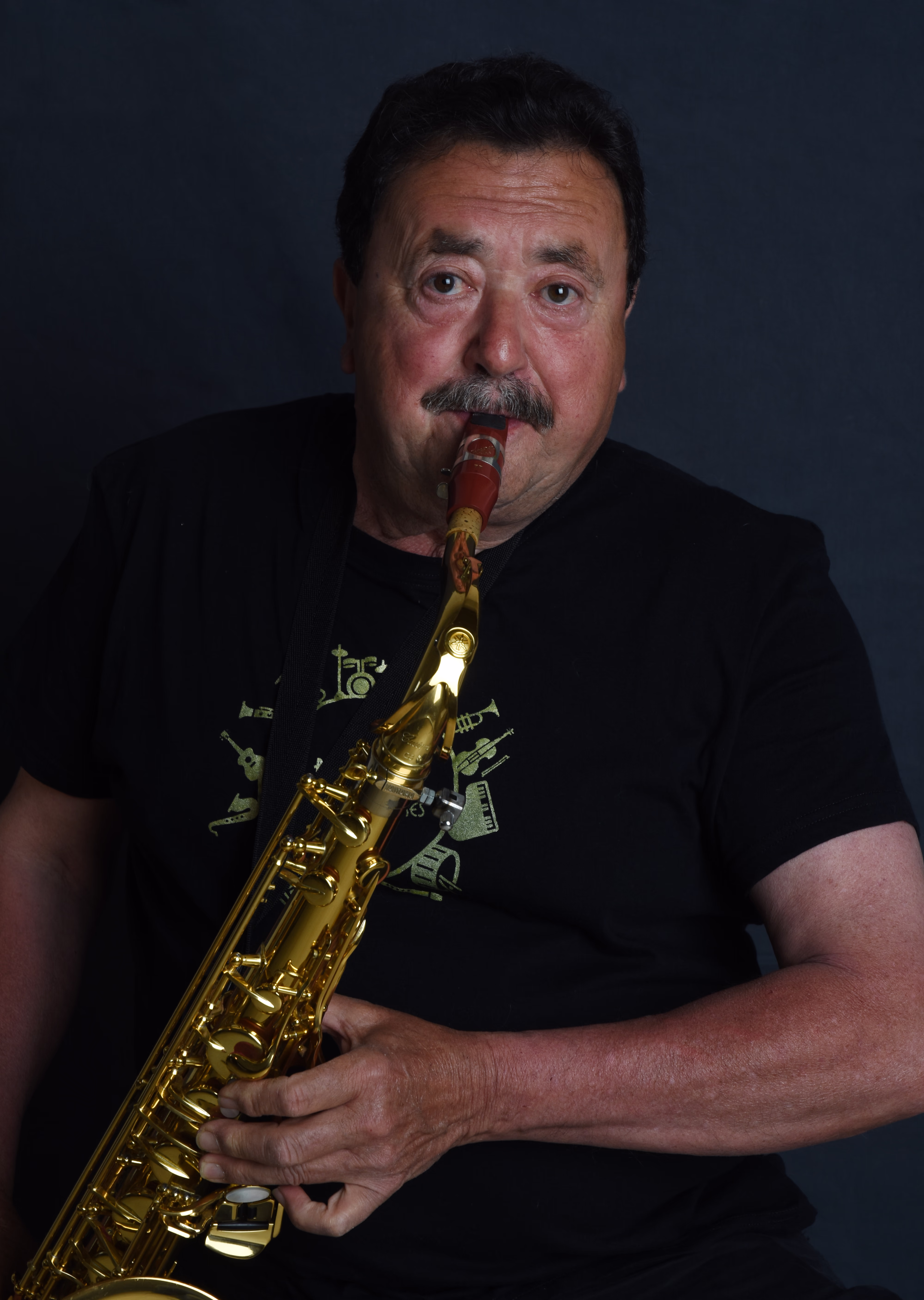 Ernesto Redondo, saxo tenor