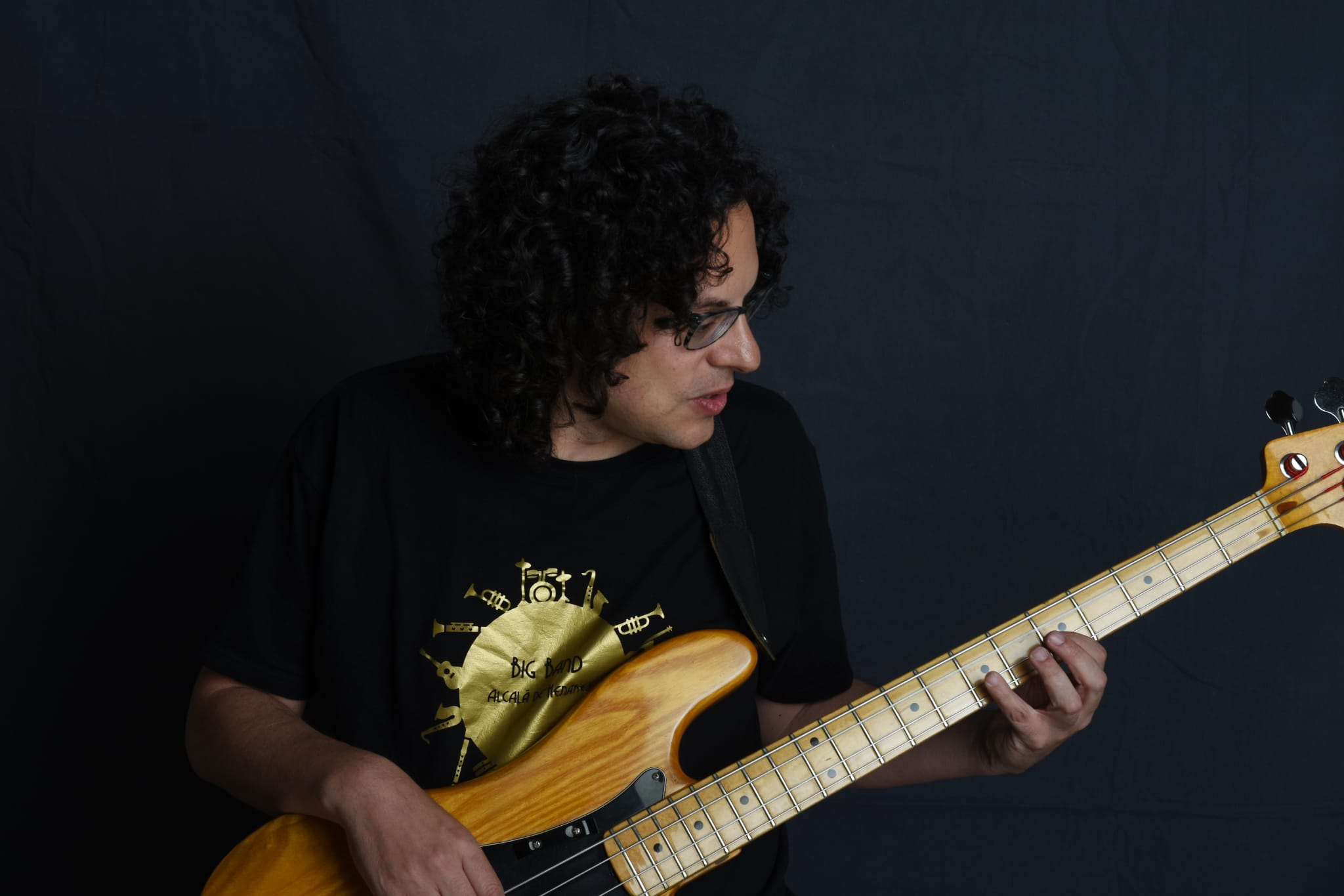Jimmy de Jesús, bajo